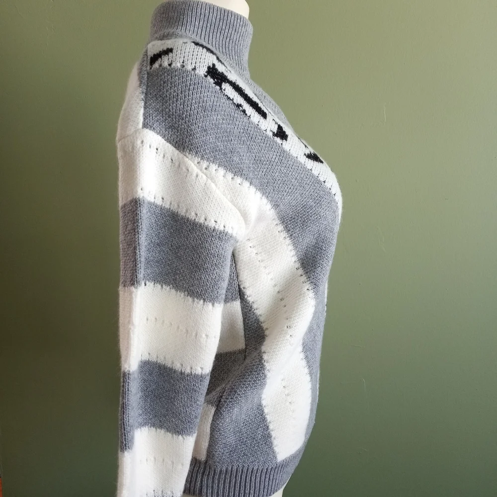 Sweater - Picture 2 of 4